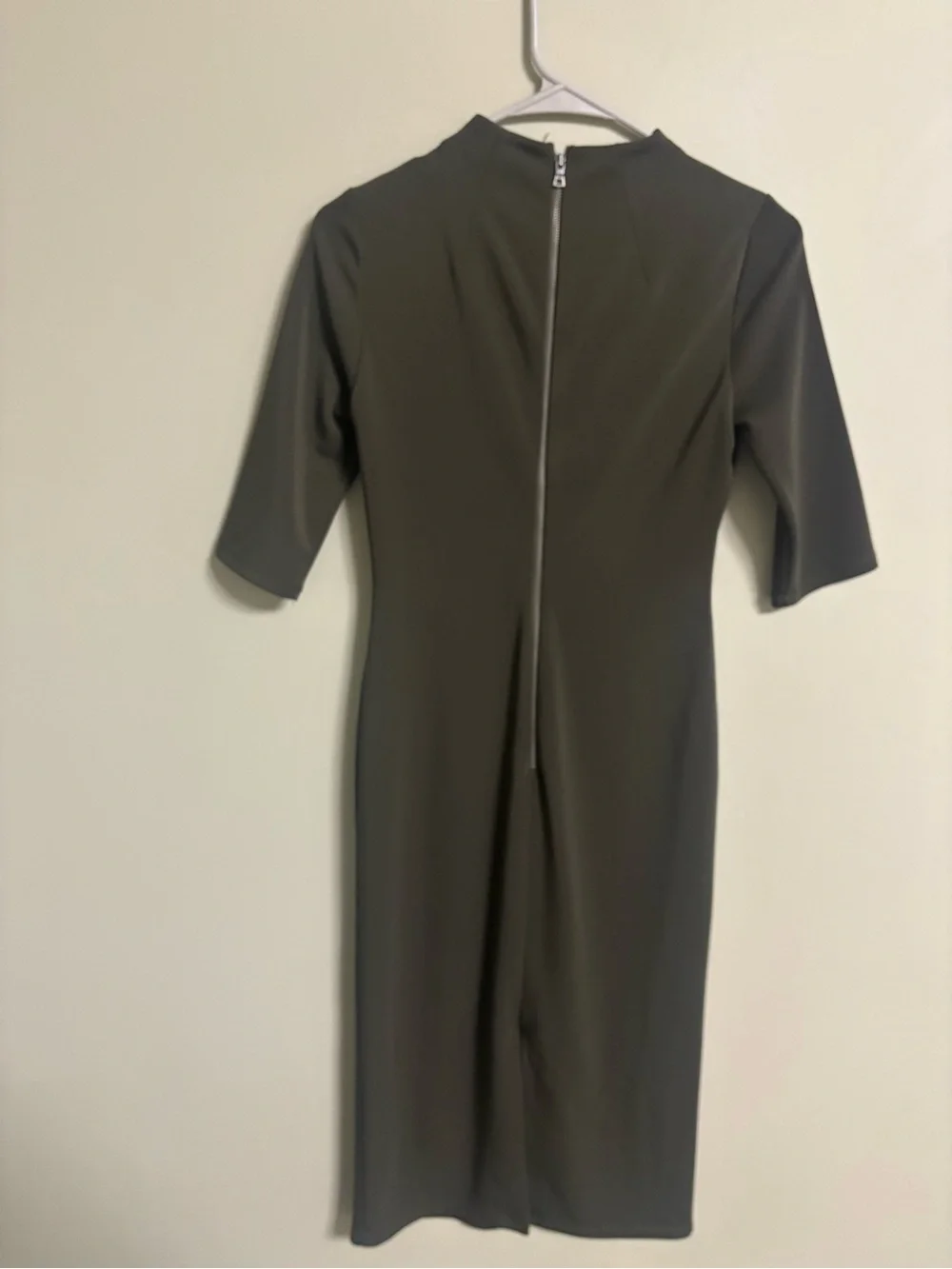 Alice + Olivia Delora Knit Bodycon Dress in Olive Green Size 4 Small Fitted - Picture 4 of 9